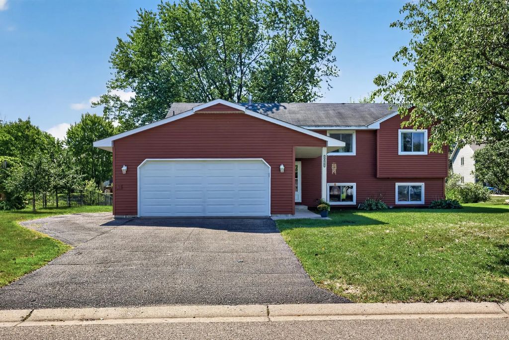 8068 Lower 147th Street W, Apple Valley