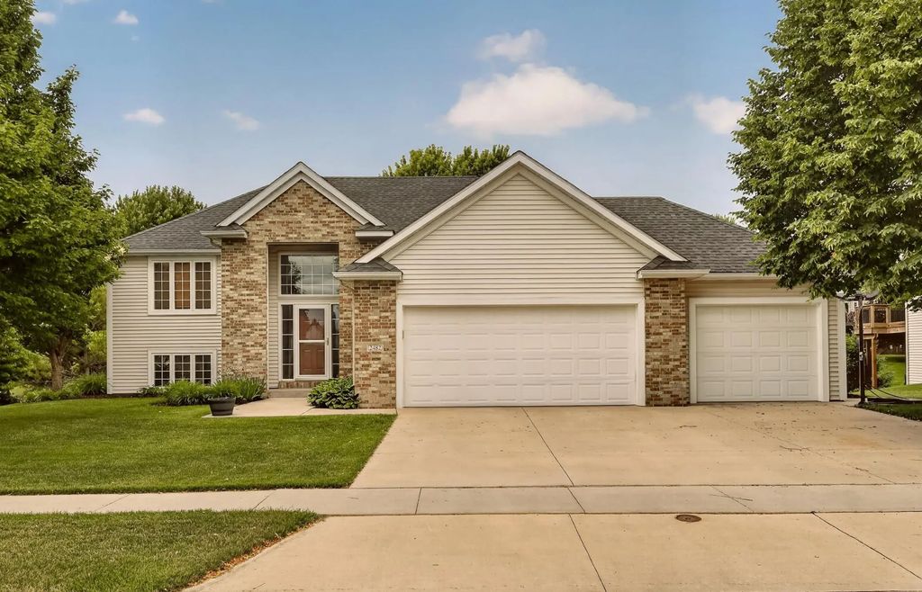 2482 Crimson Ridge Circle Nw, Rochester