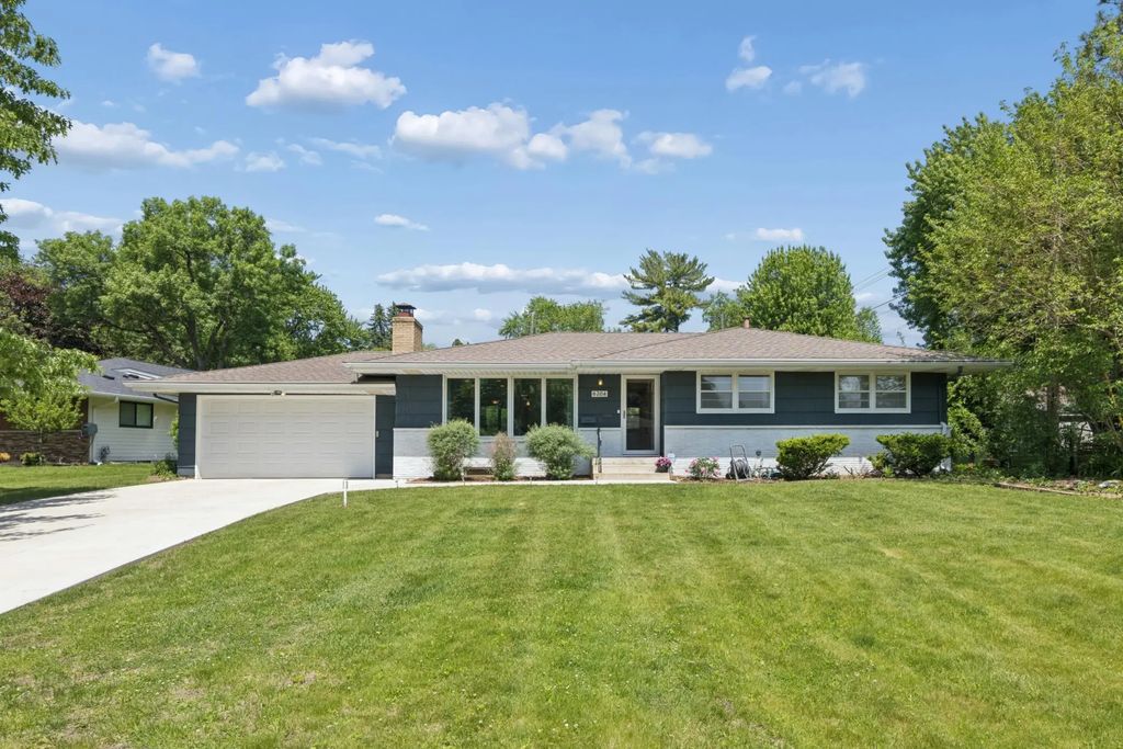 6204 Ashcroft Lane, Edina
