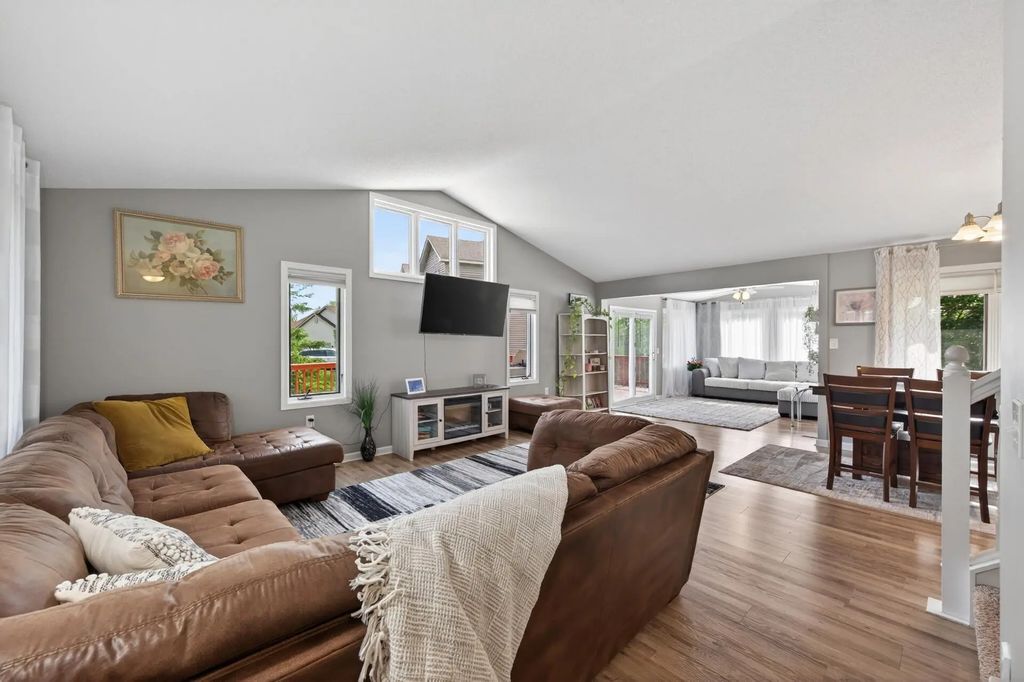 7060 137th Avenue Nw, Ramsey