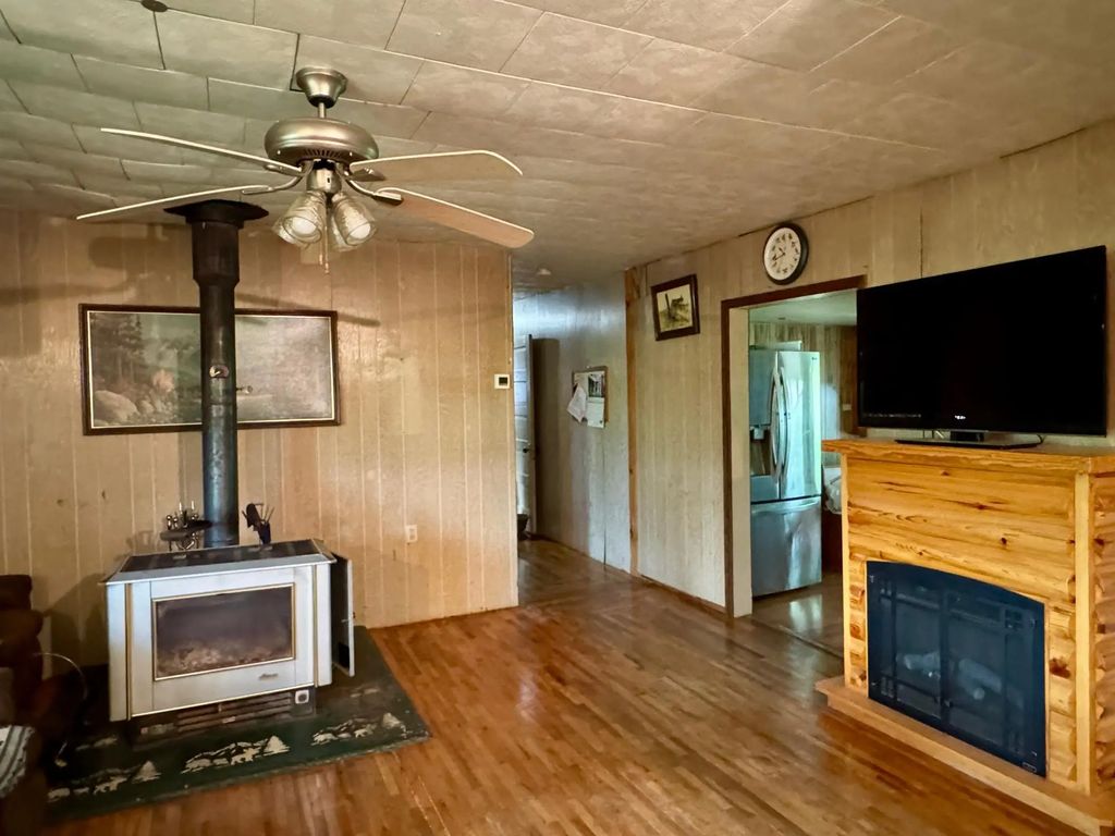 25091 County Highway 48, Osage