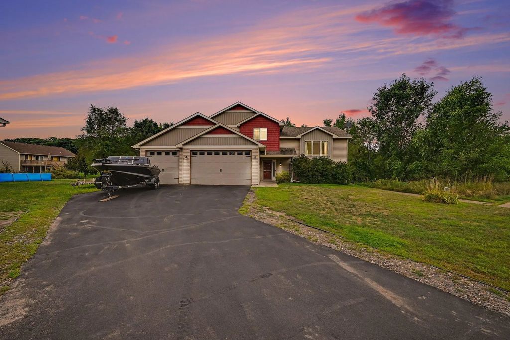 820 Kelly Street, Lino Lakes