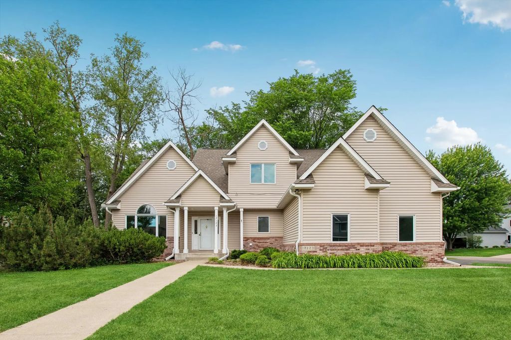 17123 Jonathan Court, Lakeville