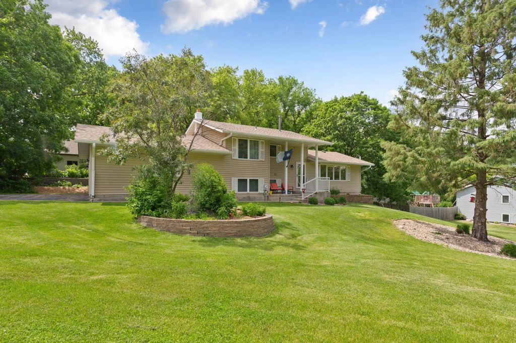 1320 11th Avenue Ne, Faribault