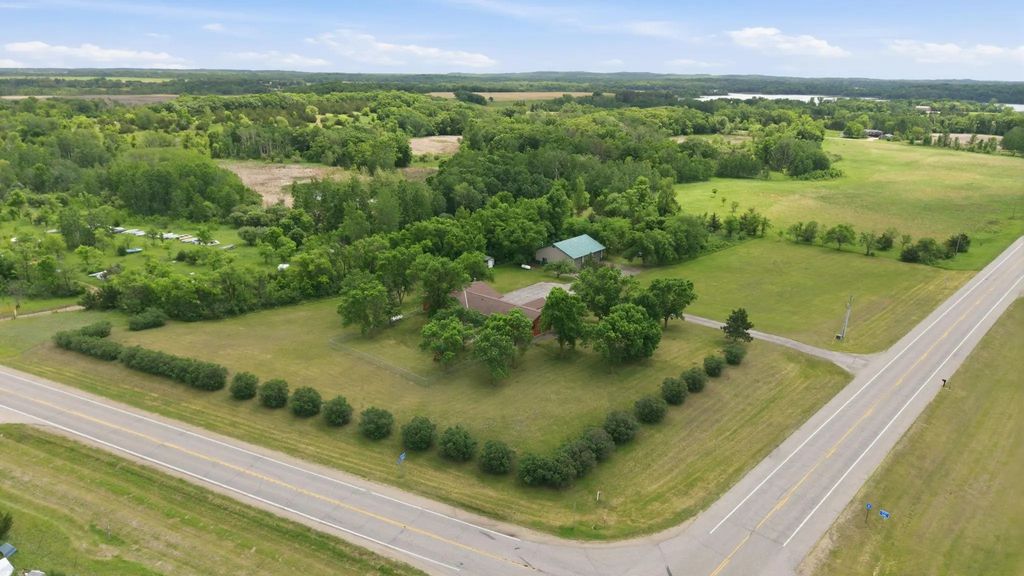 23801 County Road 9 Ne, New London