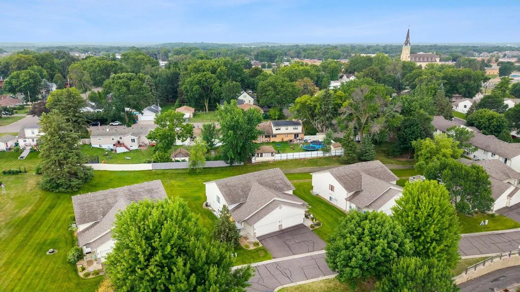 11109 Frankfort Parkway Ne, Saint Michael
