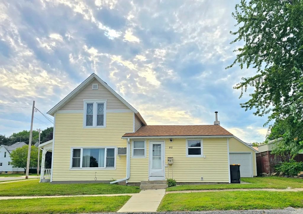 213 Fremont Street E, Spring Valley
