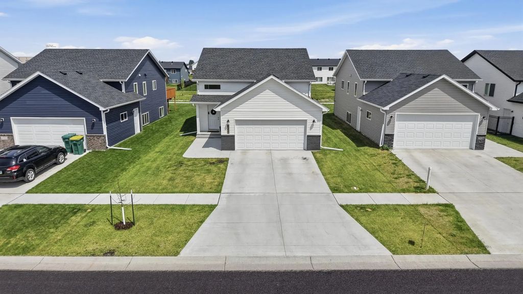 6321 Saint Ann Avenue, Horace