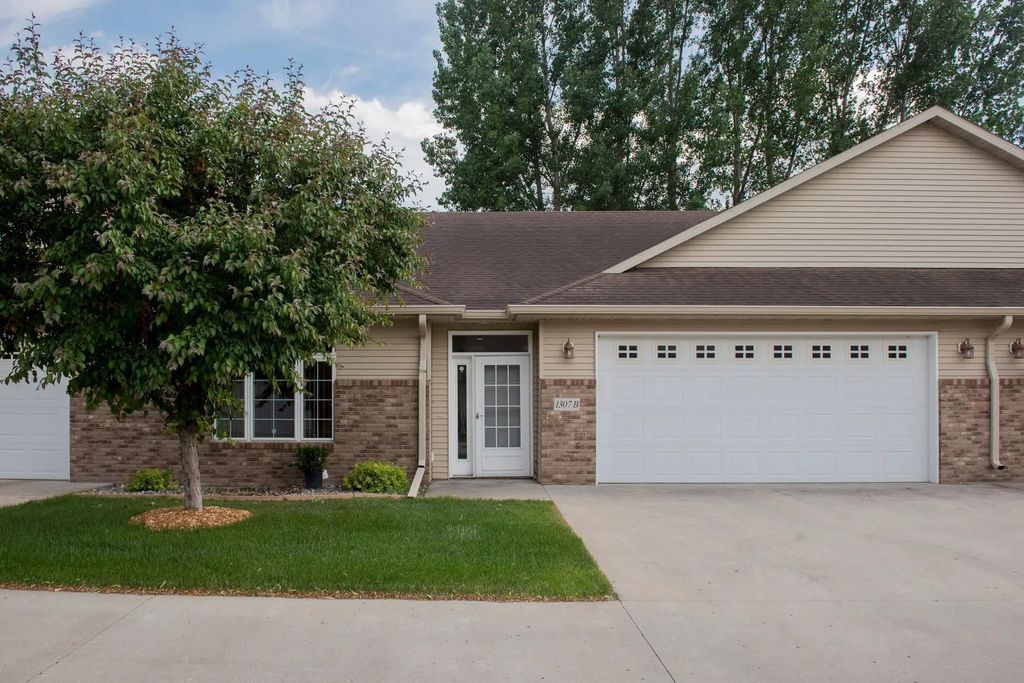 1307 2nd Street S B, Moorhead