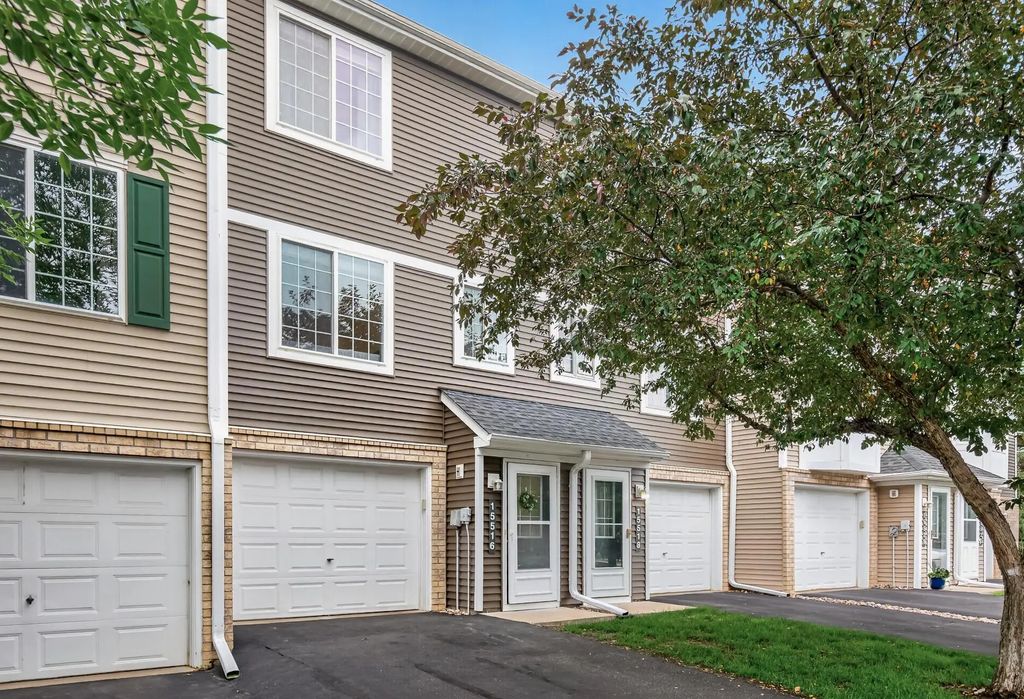15516 Float Lane 137, Apple Valley