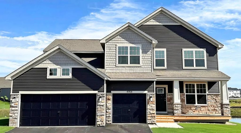 9768 47th Bay Ne, Saint Michael