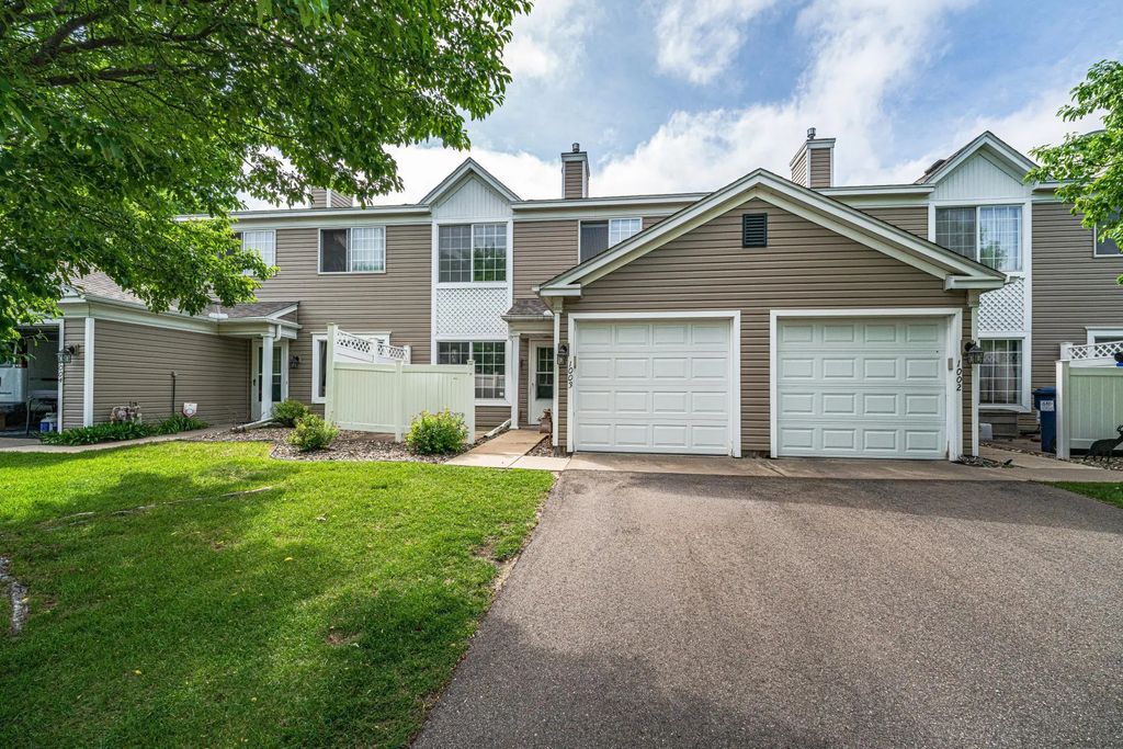 2005 Southcross Drive W 1003, Burnsville