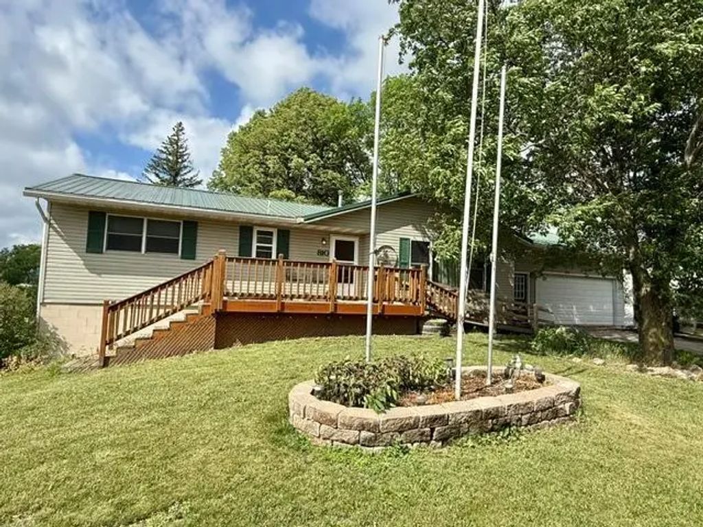 810 Sunrise Boulevard, Redwood Falls