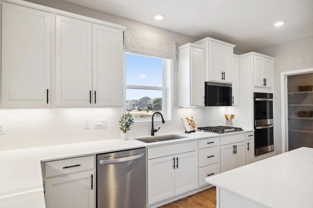 4991 Blake Way, Woodbury
