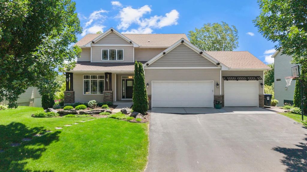 4858 186th Street W, Farmington