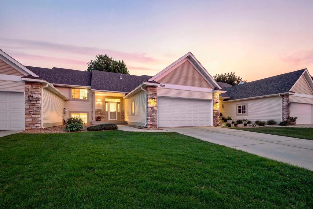 1725 14th Court W, Hastings
