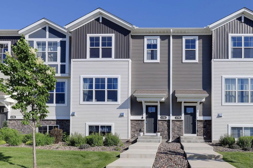6786 Wildflower Way, Minnetrista