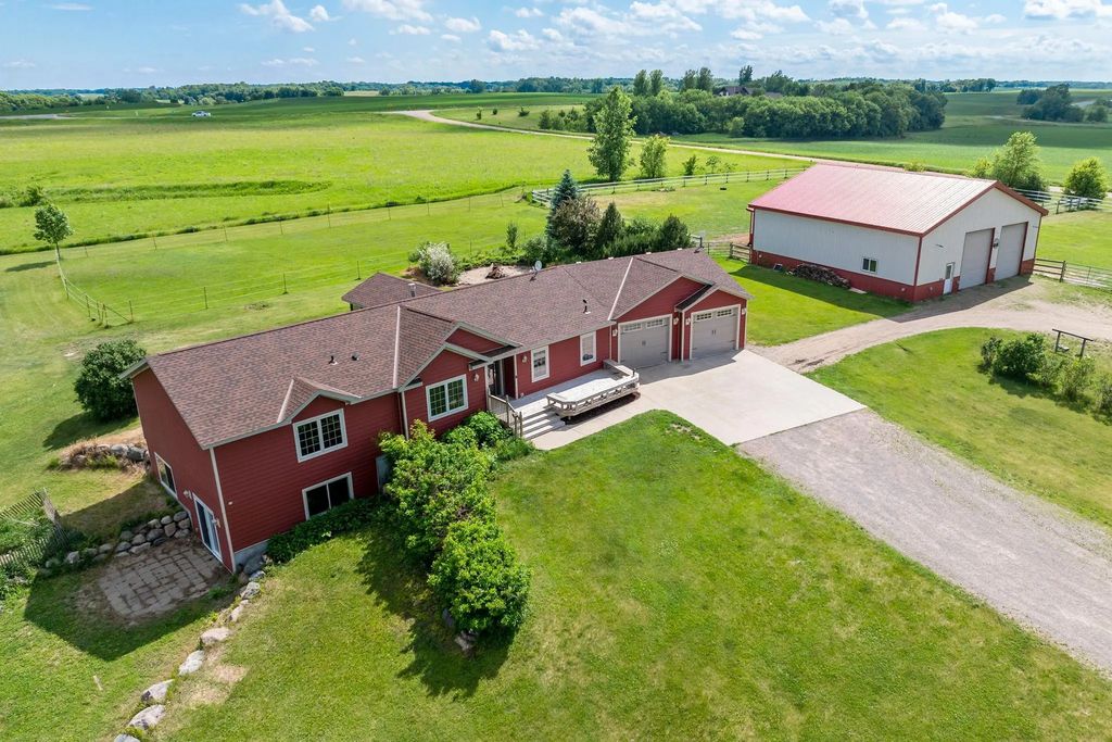 17156 730th Avenue, Dassel