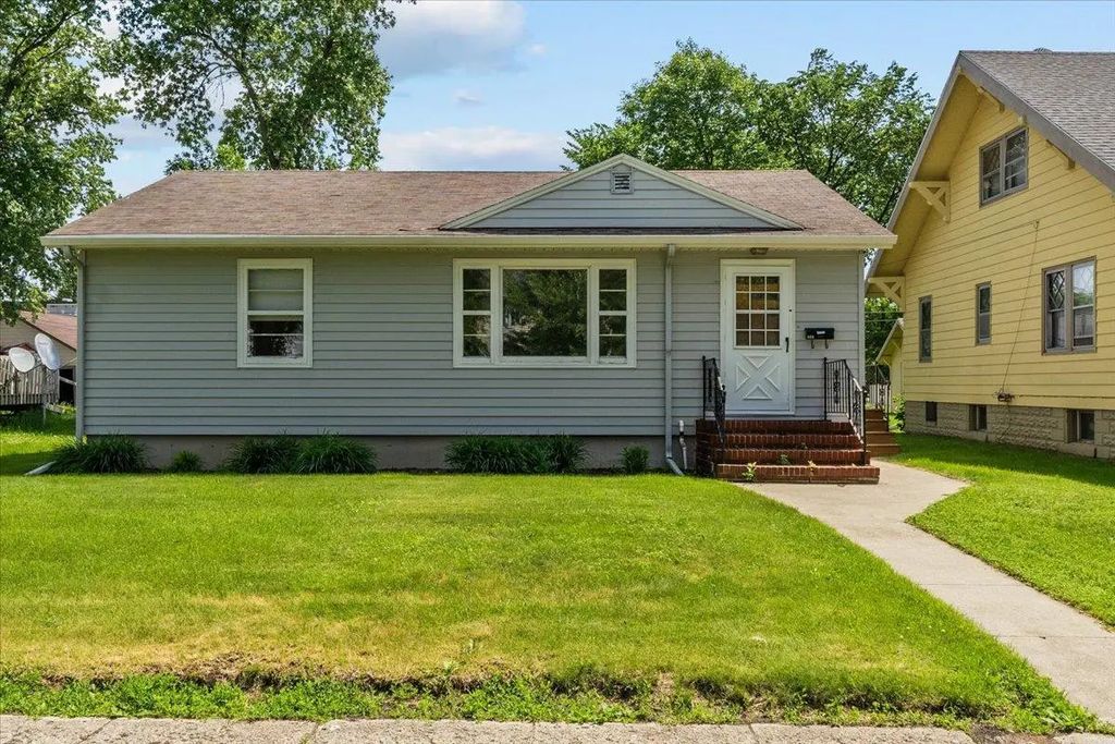 606 7th Street N, Wahpeton