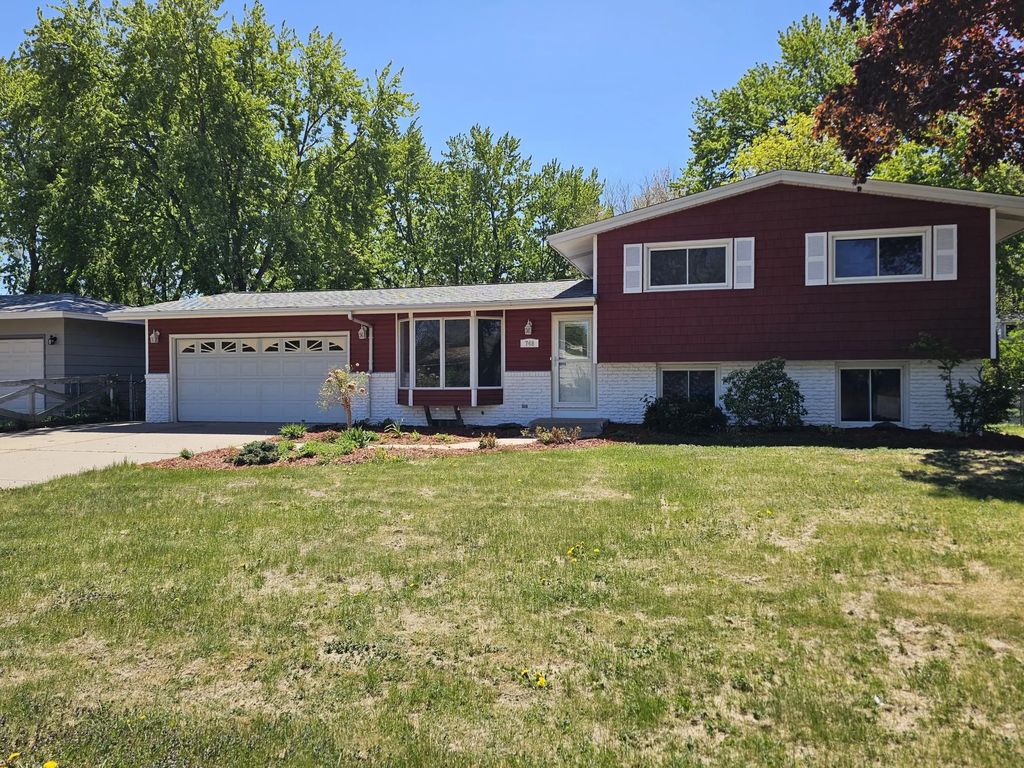 748 82nd Avenue Ne, Spring Lake Park