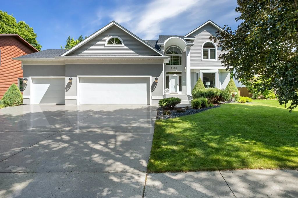 2938 Peterson Parkway N, Fargo