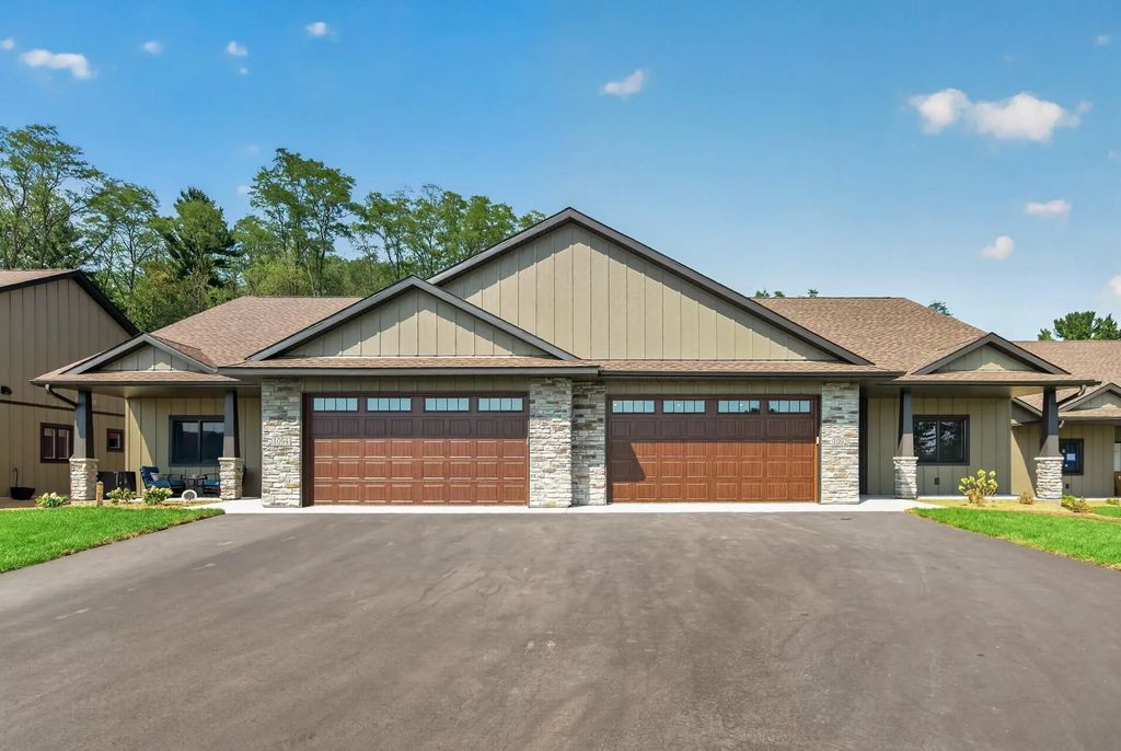 1091 Legend Lane, River Falls