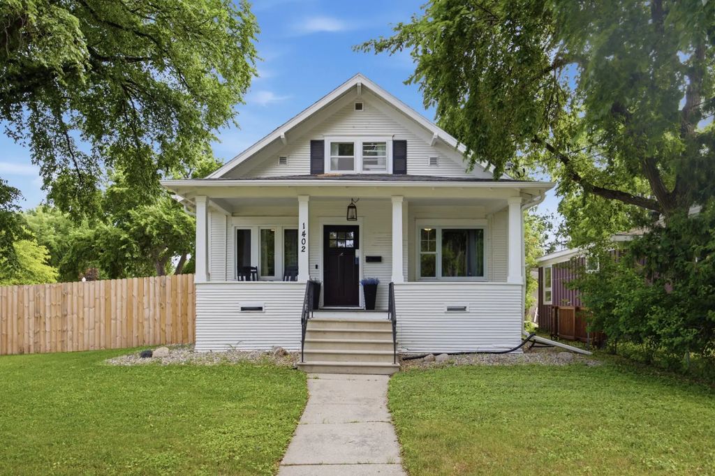 1402 8th Avenue S, Fargo