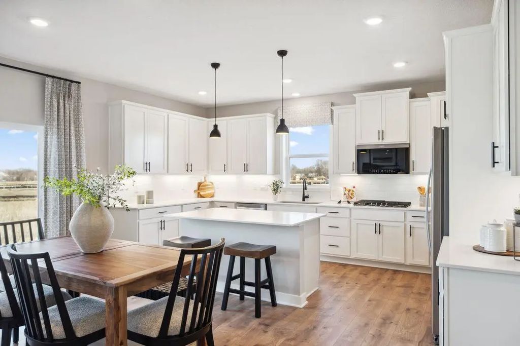 912 Foxglove Terrace, Waconia