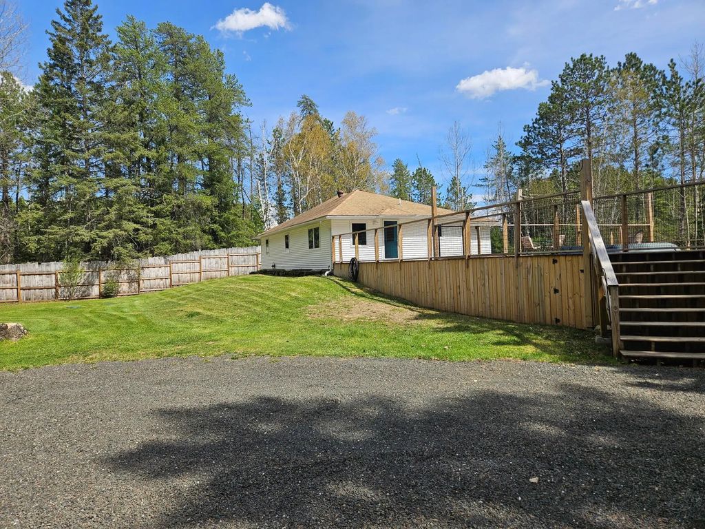 7931 Long Lake Road, Eveleth