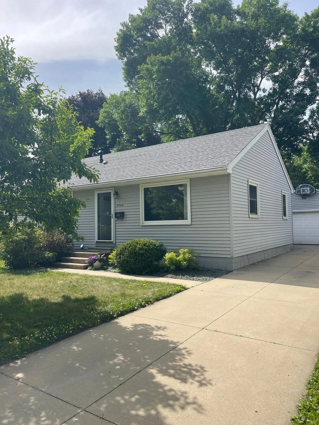 3904 7th Place Nw, Rochester