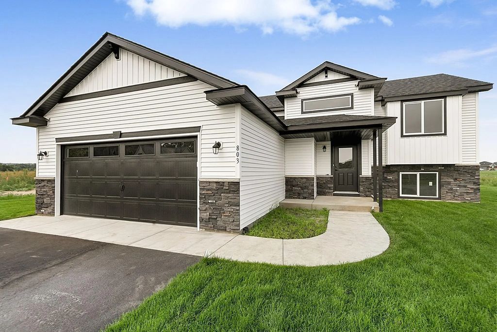 807 Prateria Avenue, Avon