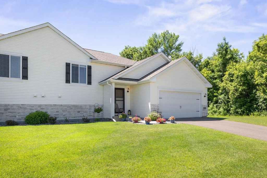 1042 White Tail Lane, Montrose