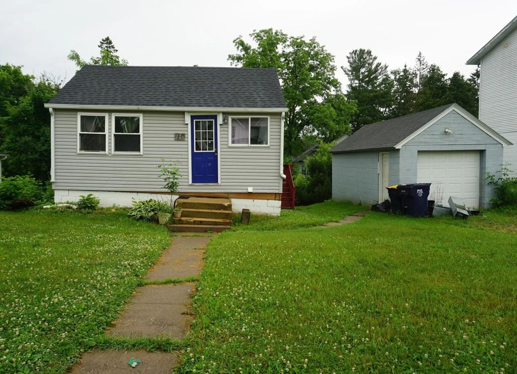 226 S Grant Street, Ellsworth