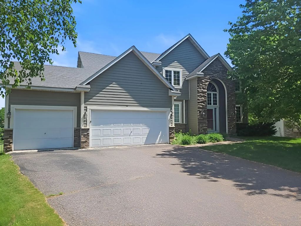 10455 Glen Eagle Circle, Woodbury