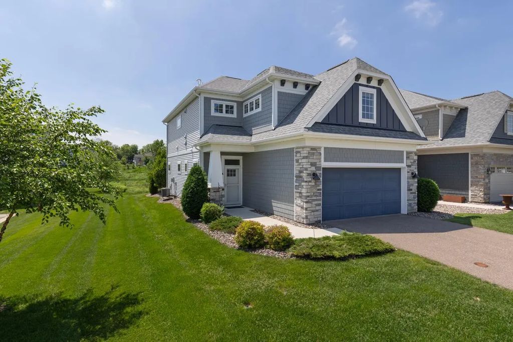 1075 Anthony Way, Victoria