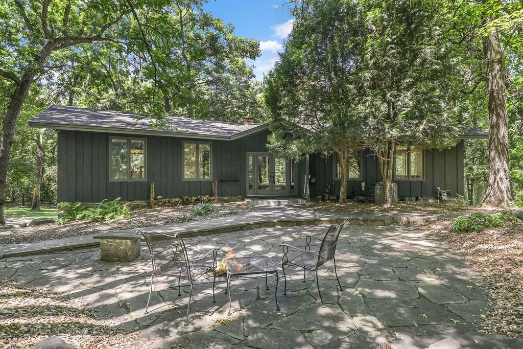 3 Snowy Owl Lane, North Oaks