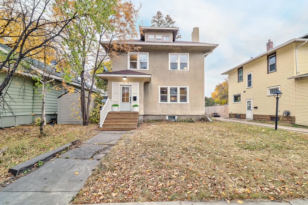 919 4th Street N, Fargo