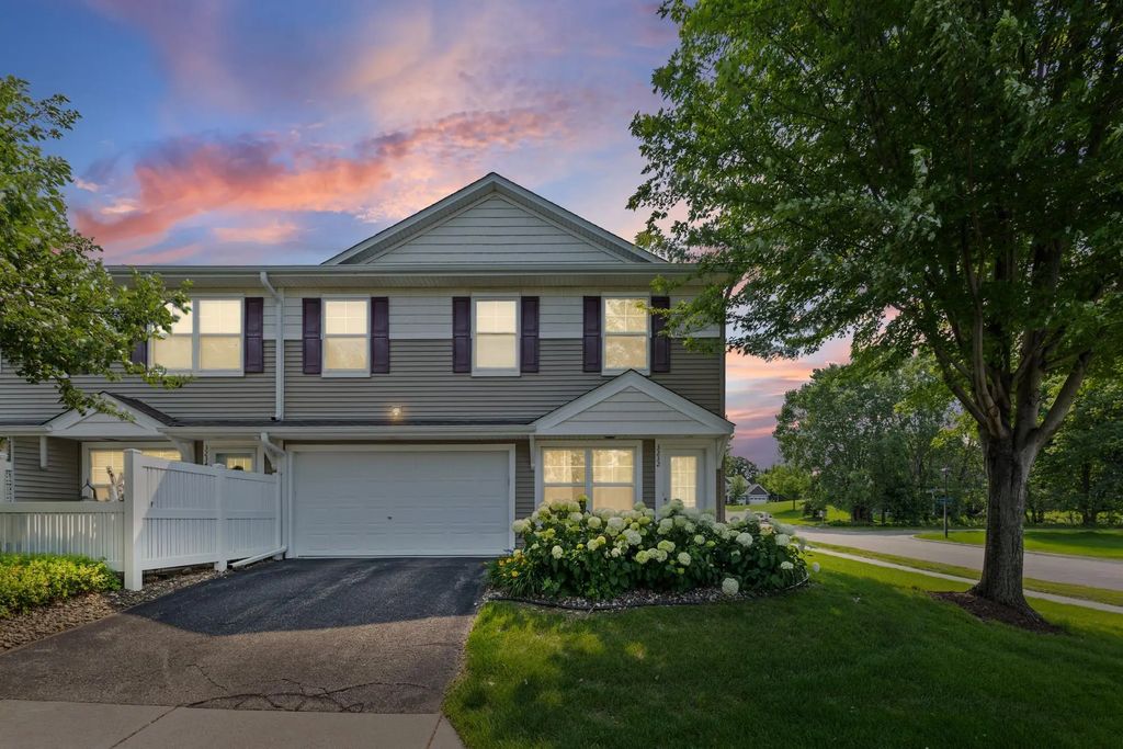 3232 Oak View Drive, Woodbury