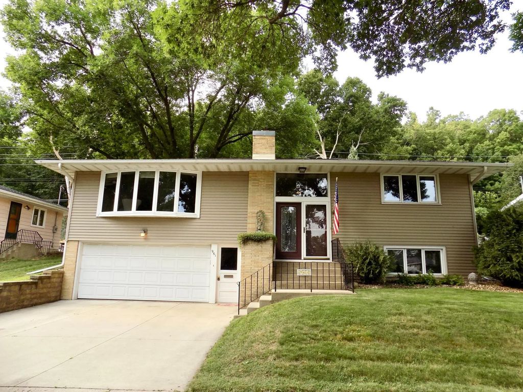 961 11 1/4 Street Sw, Rochester