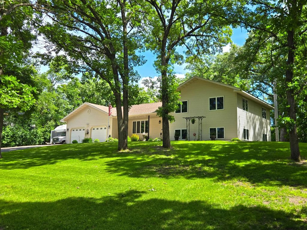 30099 Conita Circle, Paynesville