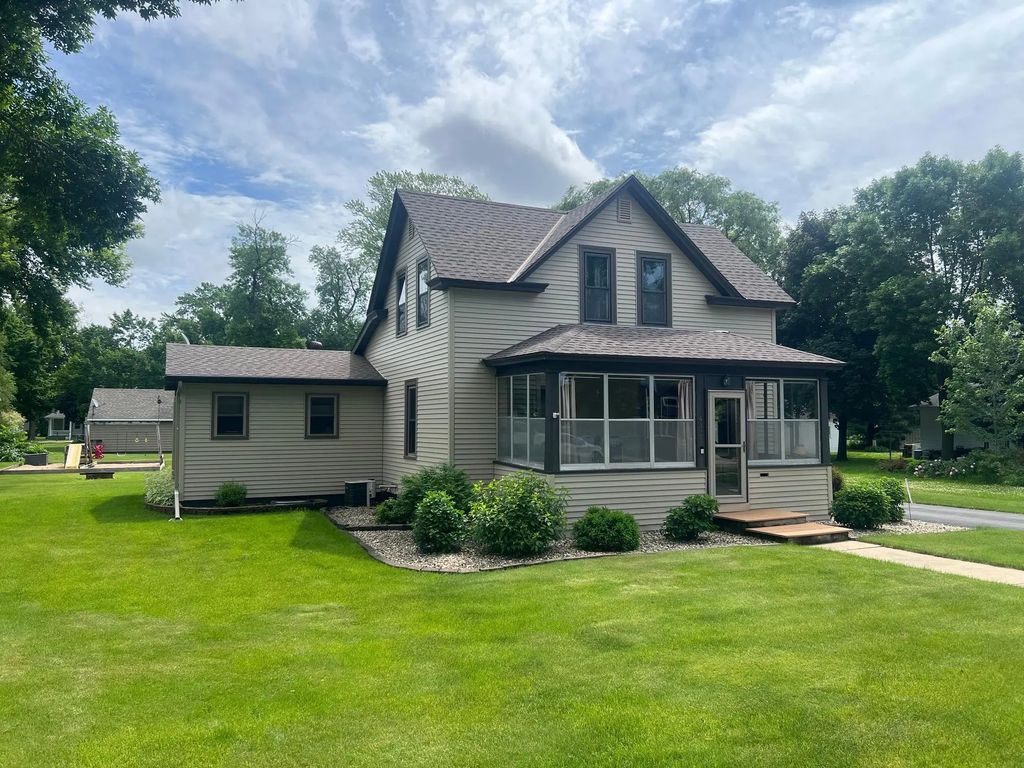 413 S Swift Avenue, Litchfield