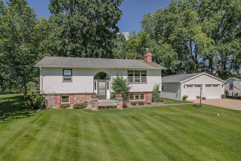 3060 30th Street Sw, Willmar