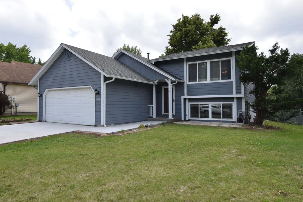 4743 Ridgewind Trail, Eagan
