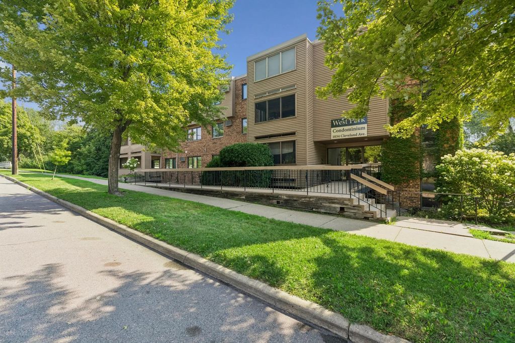 1034 Cleveland Avenue S 105, St Paul