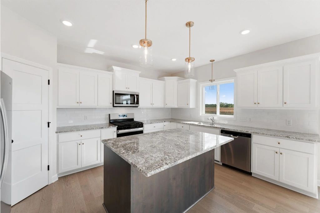 18314 Geyser Way, Lakeville