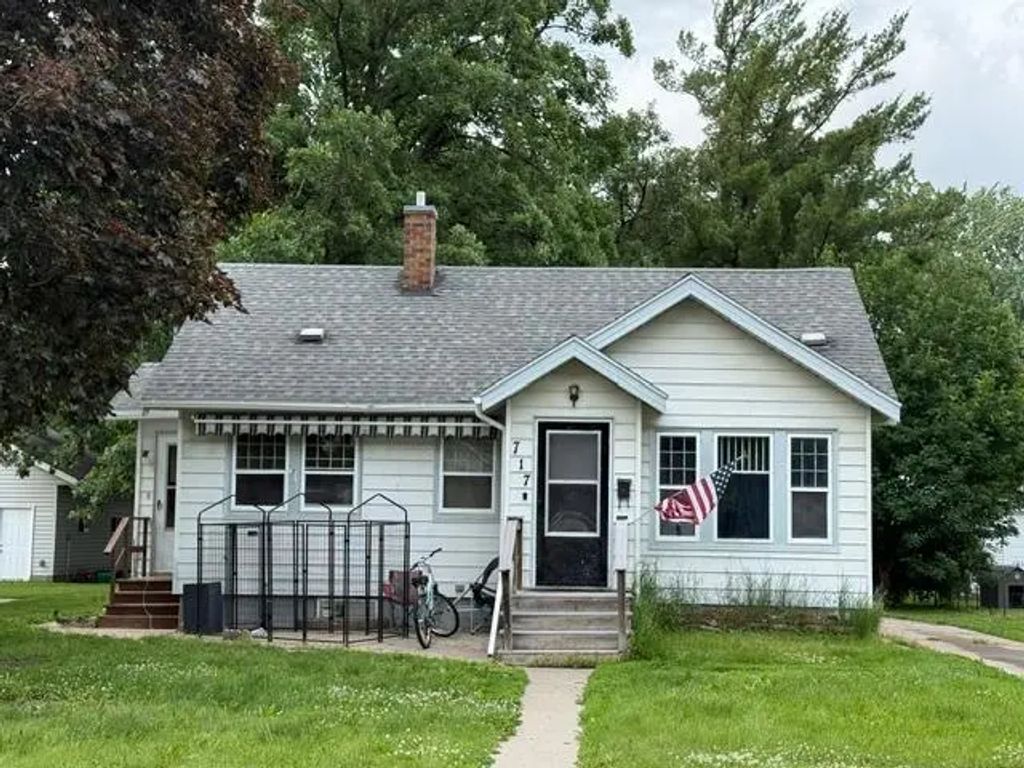 717 5th Avenue E, Alexandria