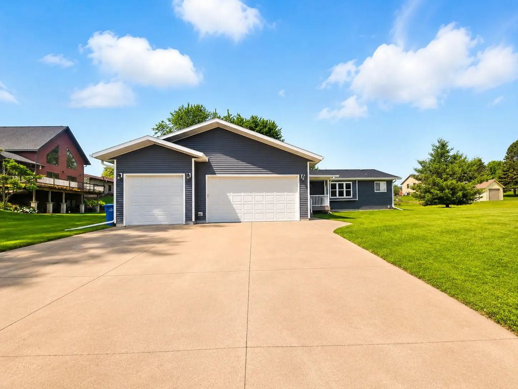 207 2nd Avenue Nw, Altura