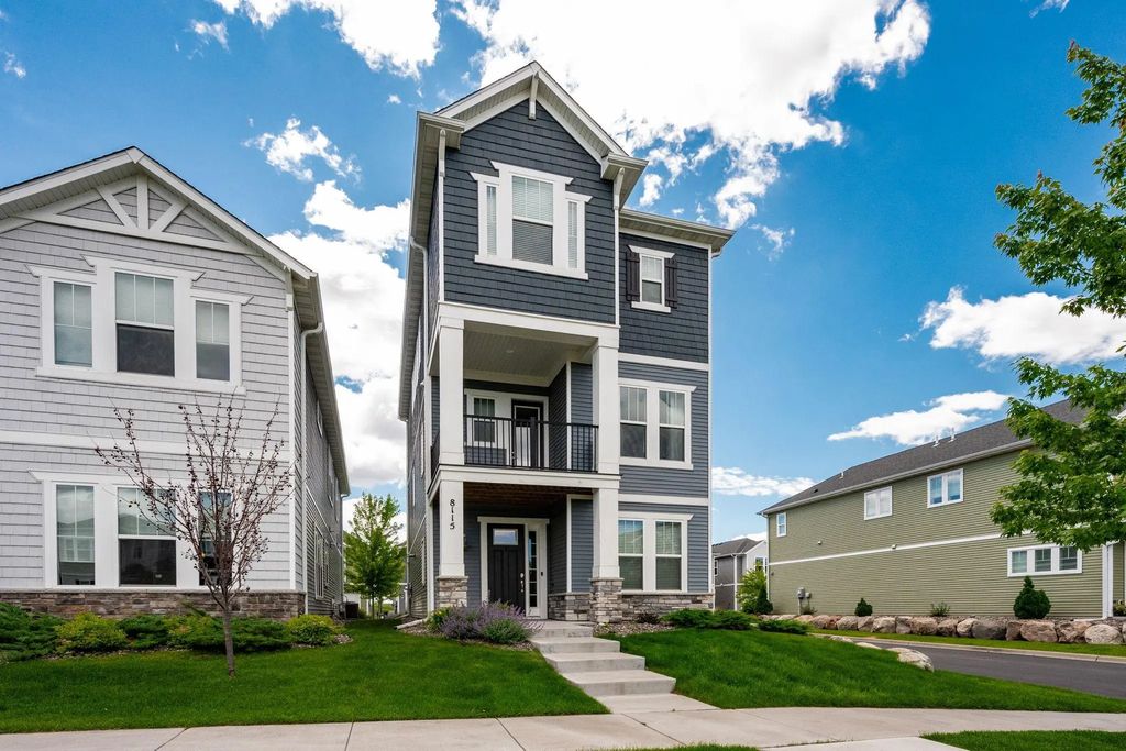 8115 Arrowwood Lane N, Maple Grove