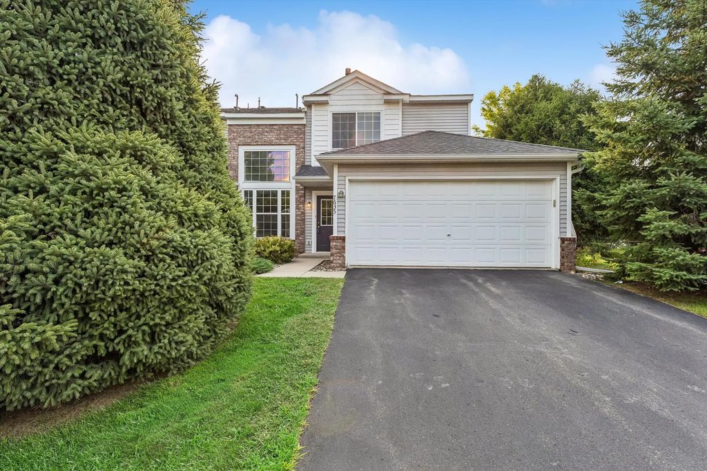 7635 Arboretum Village Court, Chanhassen