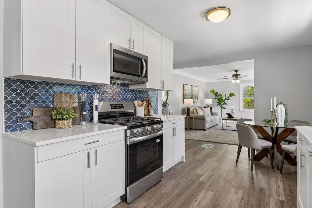 4965 Main Street E, Maple Plain